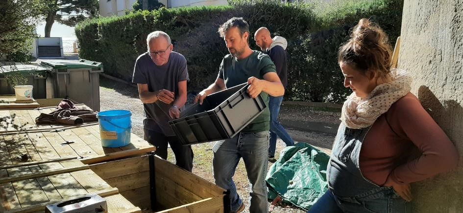 Des personnels de villages vacances se forment au compostage
